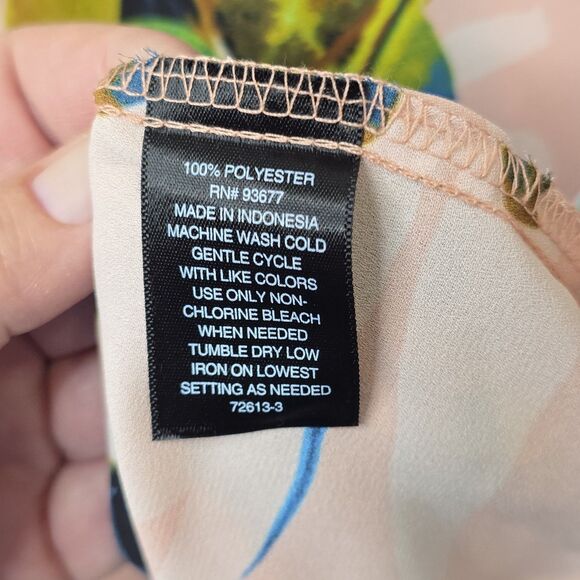 Worthington Women's Blouse Top Size M Long Sleeve Floral Wide Cuff V-Neck Peach - Picture 8 of 8